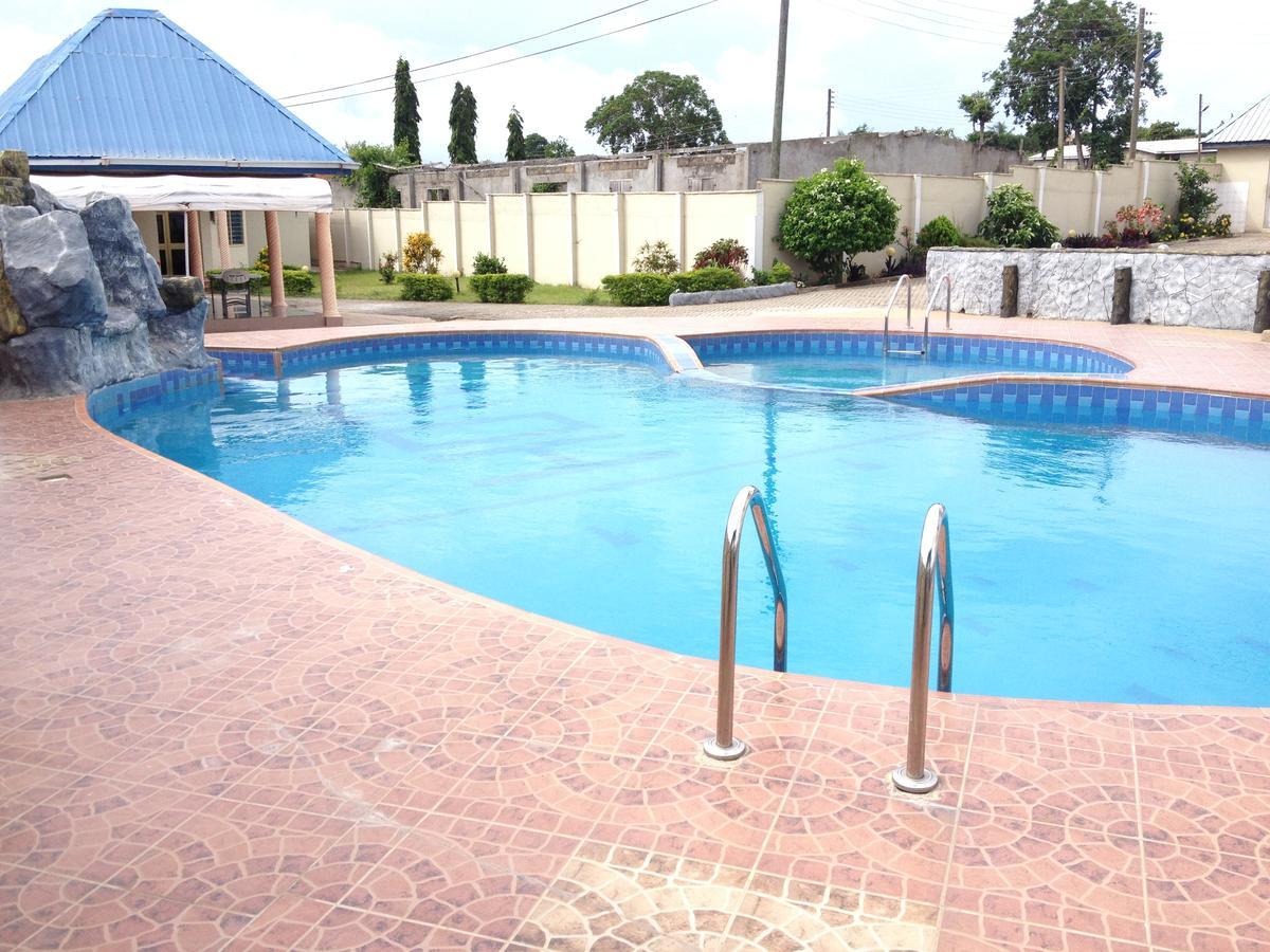 كيب كوست Hotel Francilia المظهر الخارجي الصورة